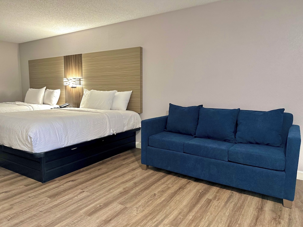 Sylvester Inn - photo 9