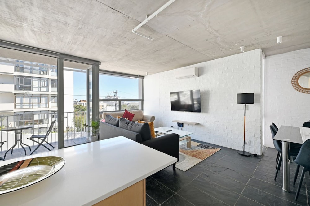 Modern Living Mountain&ocean View 100m To Beach — 4-Star Luxury Hotel in Cape Town, South Africa