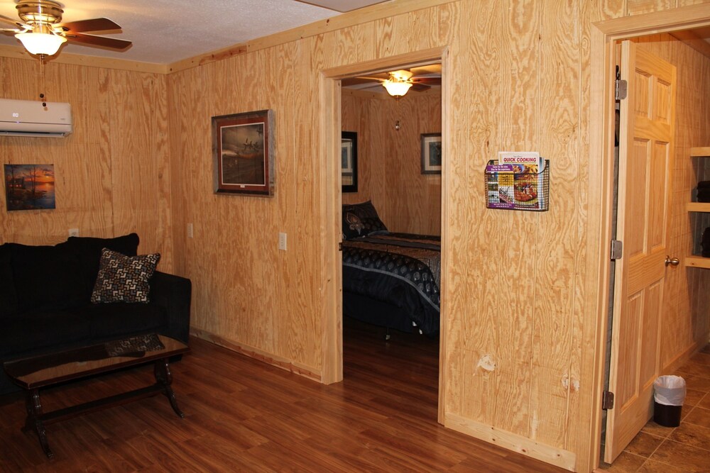 Shawnee Trails Lodging and Suites - photo 8