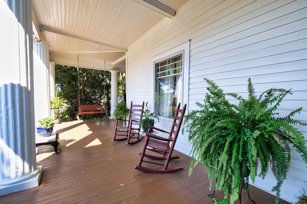 The Veranda Historic Inn - photo 56