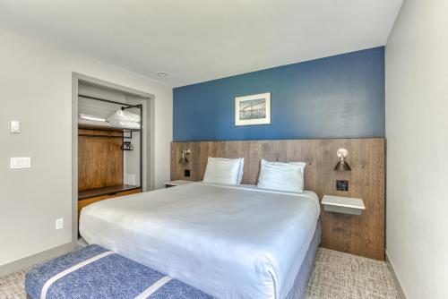 Lighthouse Oceanfront Resort - photo 12