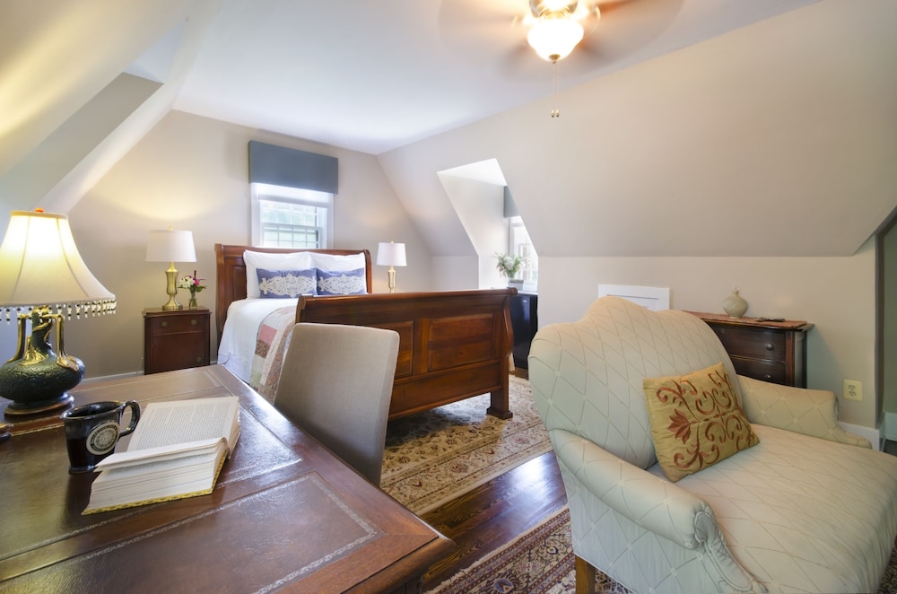 Hillbrook Inn - photo 46