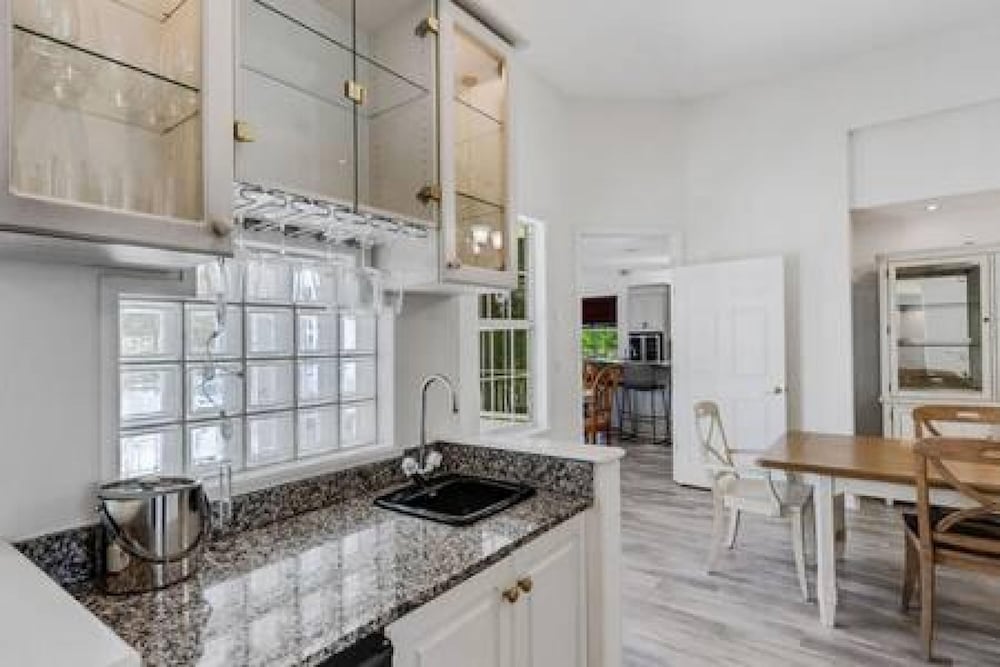 Siesta Key Marvel Pool SPA Deeded Beach Access - photo 9
