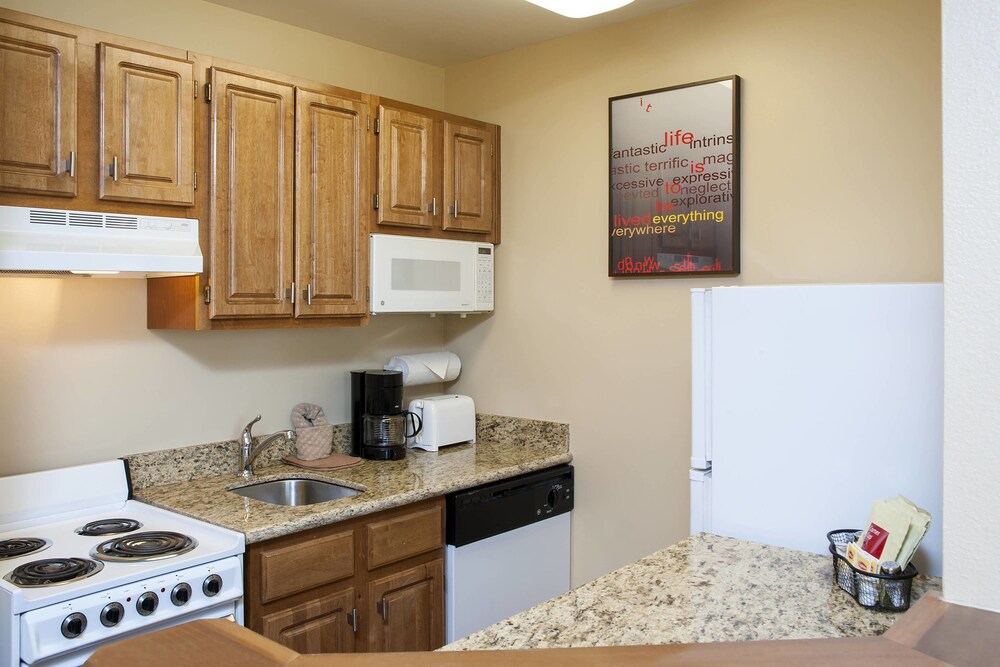 TownePlace Suites Indianapolis Park 100 - photo 7