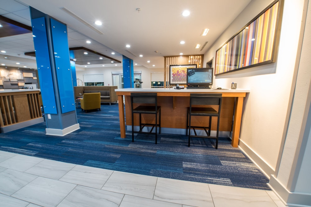 Holiday Inn Express & Suites Lake Charles South Casino Area by IHG - photo 104