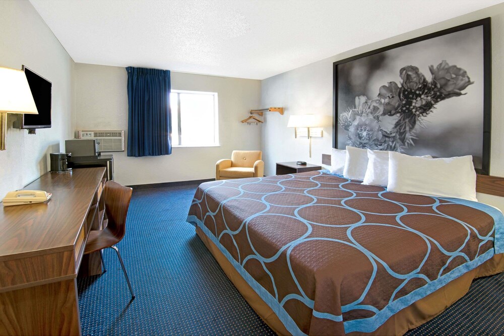 Super 8 by Wyndham Las Cruces University Area - photo 4