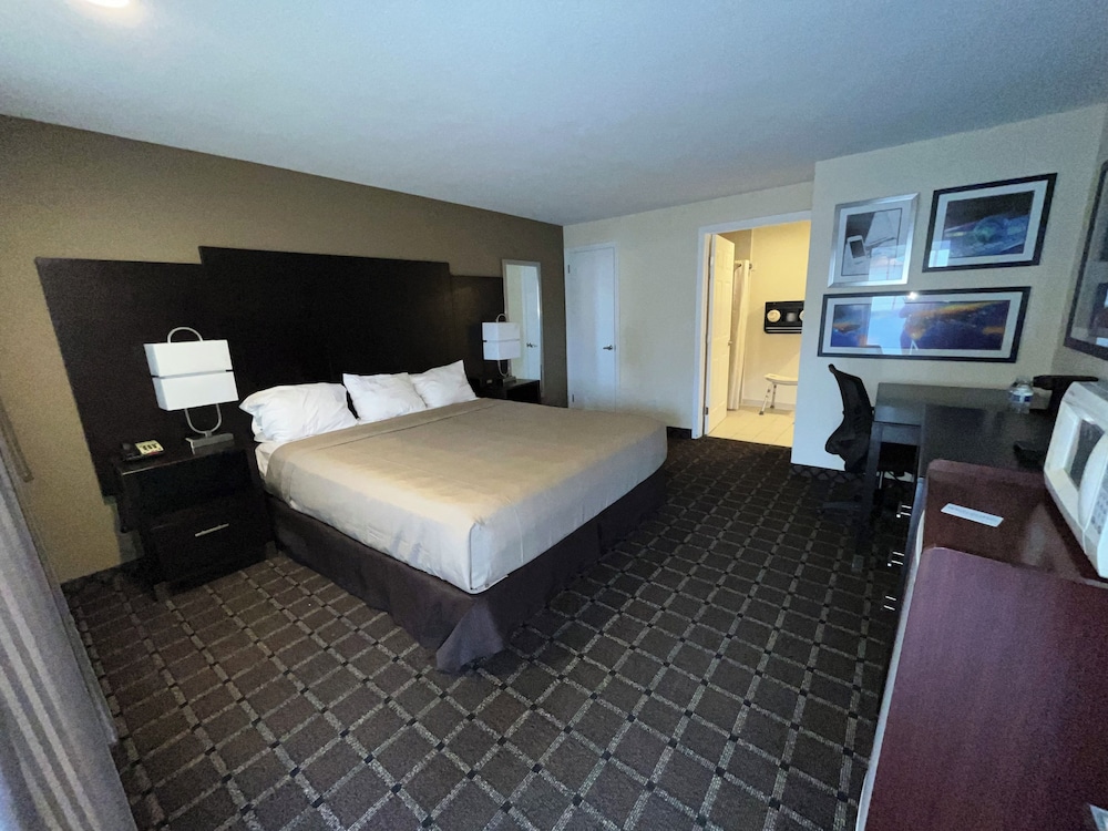 Oregon Trail Inn and Suites - photo 8