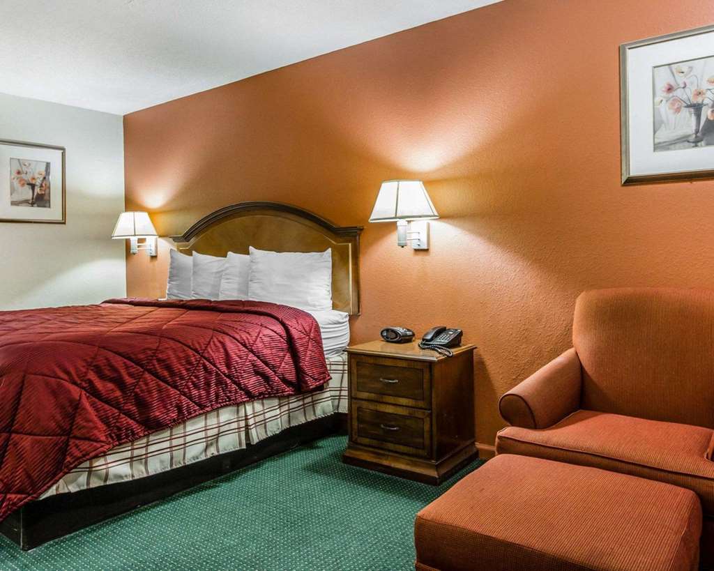 Econo Lodge Inn & Suites Enterprise - photo 10