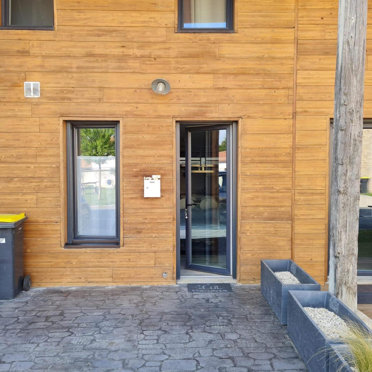 Studio 35m2 Dans Joli Village Proche Mer — Thaire