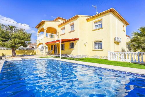 Villa Jesica PlusHolidays — 4-Star Luxury Hotel in Calp, Spain