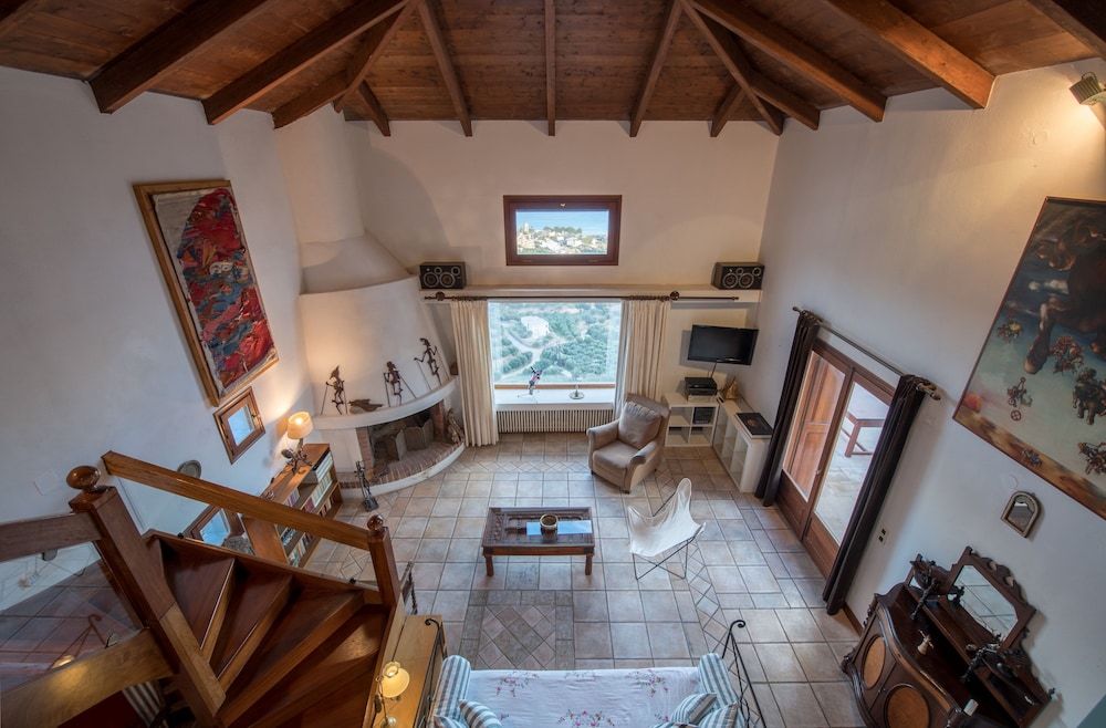 Villa Mirabello Suites — 4-Star Luxury Hotel in Agios Nikolaos, Greece
