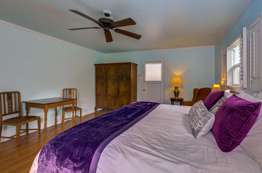 Carlisle Garden Suites - photo 20