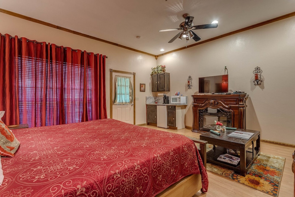 The Whispering Pines Inn Bed & Breakfast - photo 15