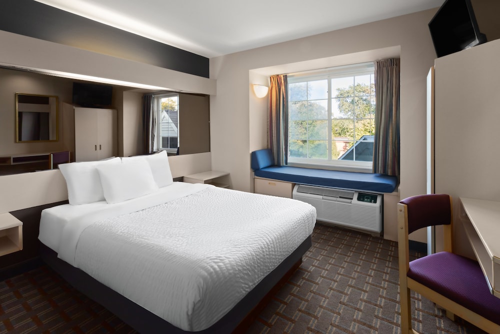 Americas Best Value Inn & Suites Racine - photo 17
