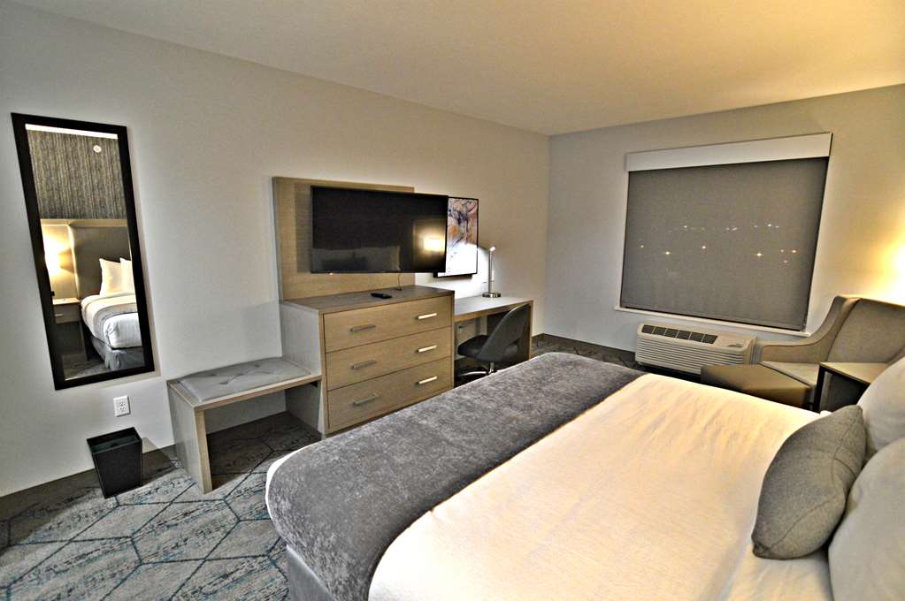 Best Western Plus Executive Residency Oklahoma City I 35 - photo 12