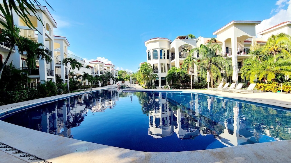 Paseo del Sol Condohotel by Bric — 4-Star Luxury Hotel in Playa Del Carmen, Mexico