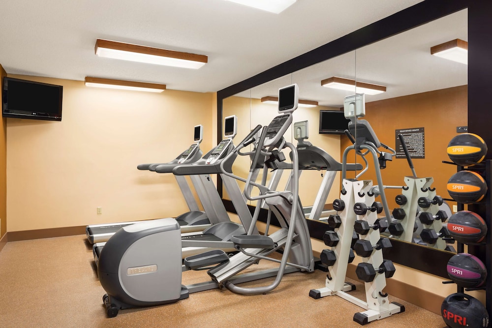 Homewood Suites Toledo Maumee - photo 28