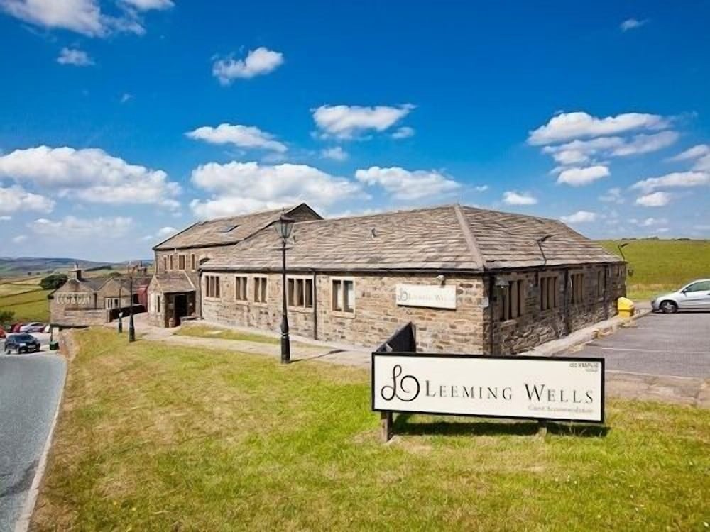Leeming Wells Guest House — 4-Star Luxury Hotel in Keighley, United Kingdom