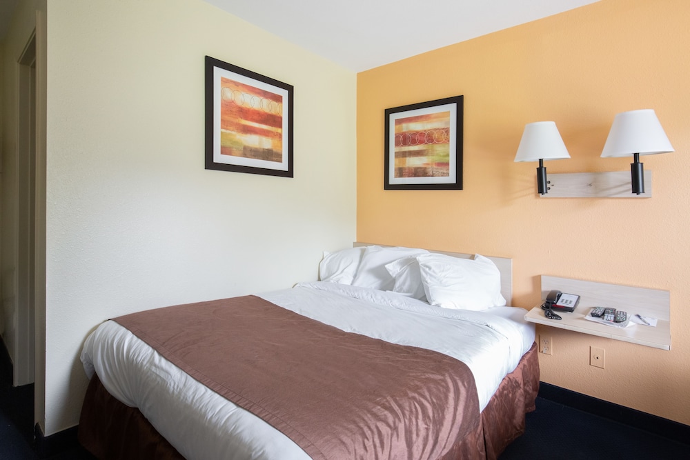 Days Inn by Wyndham New Philadelphia - photo 11