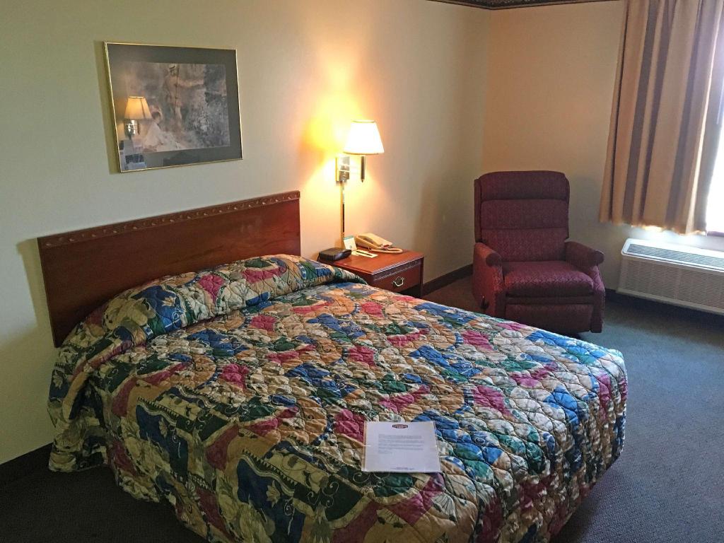 Country Hearth Inn & Suites Willard - photo 6