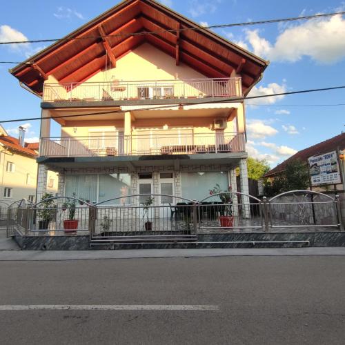 Prenoćiste Borik — hotel in Sanski Most