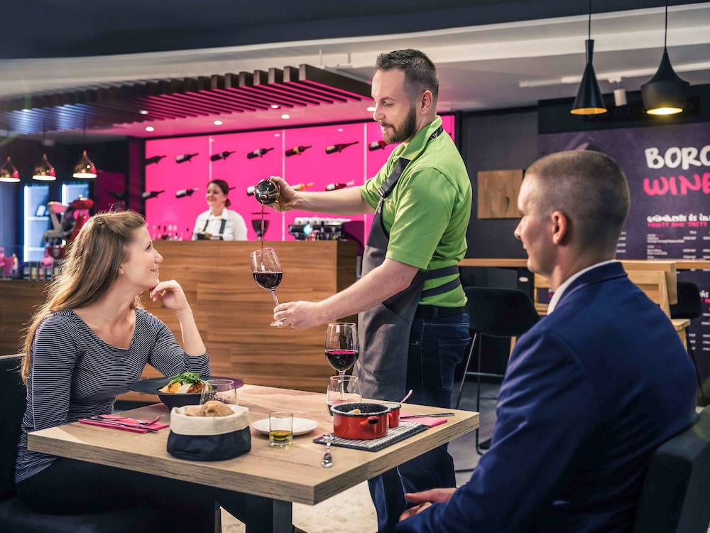 מזון ומשקאות