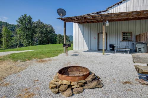 Rustic Huntsville Studio Atv Authorized Route — hotel in Caryville