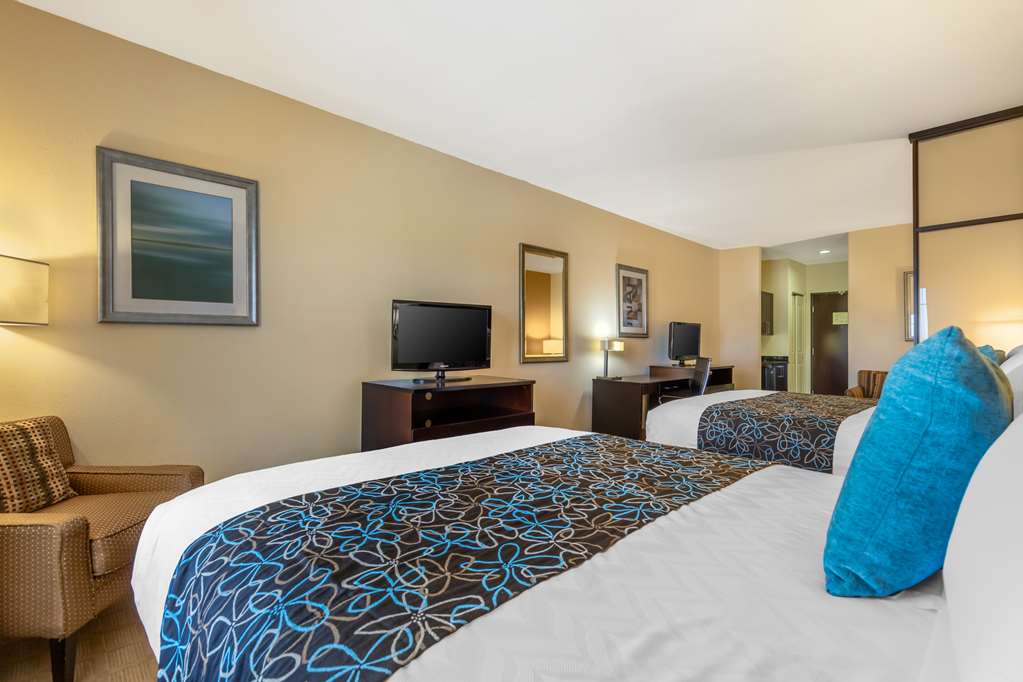Best Western Plus Lytle Inn & Suites - photo 19