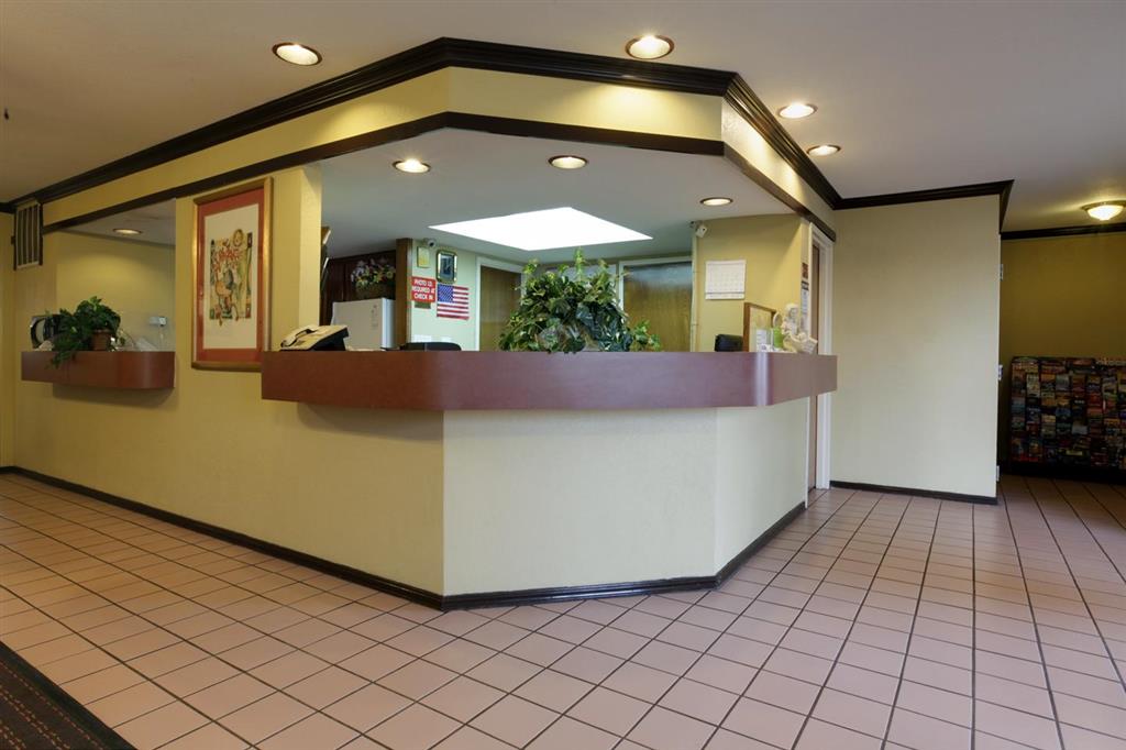 Americas Best Value Inn & Suites Yukon Oklahoma City - photo 3