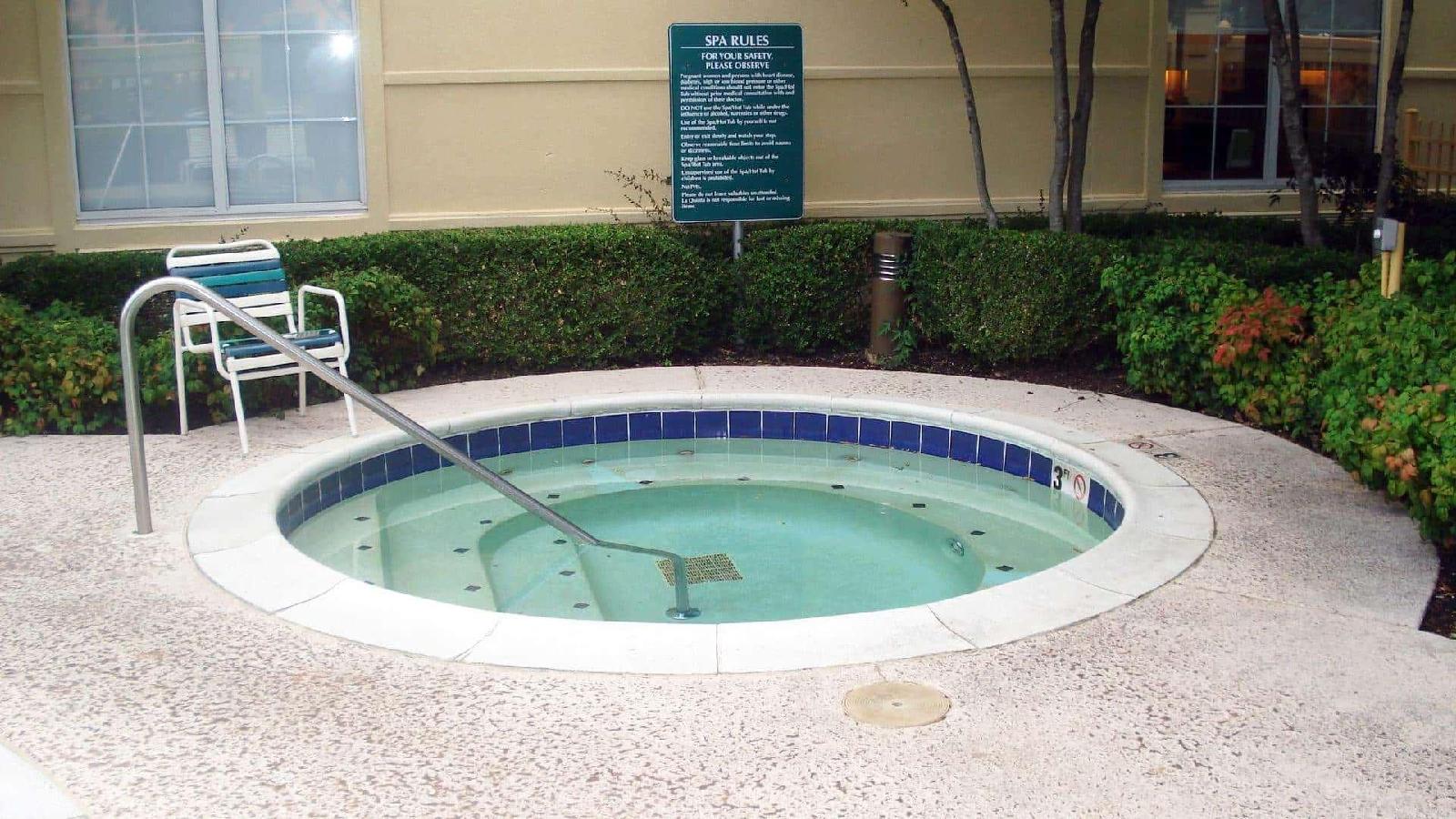 La Quinta Inn & Suites By Wyndham Memphis Primacy Parkway - photo 6