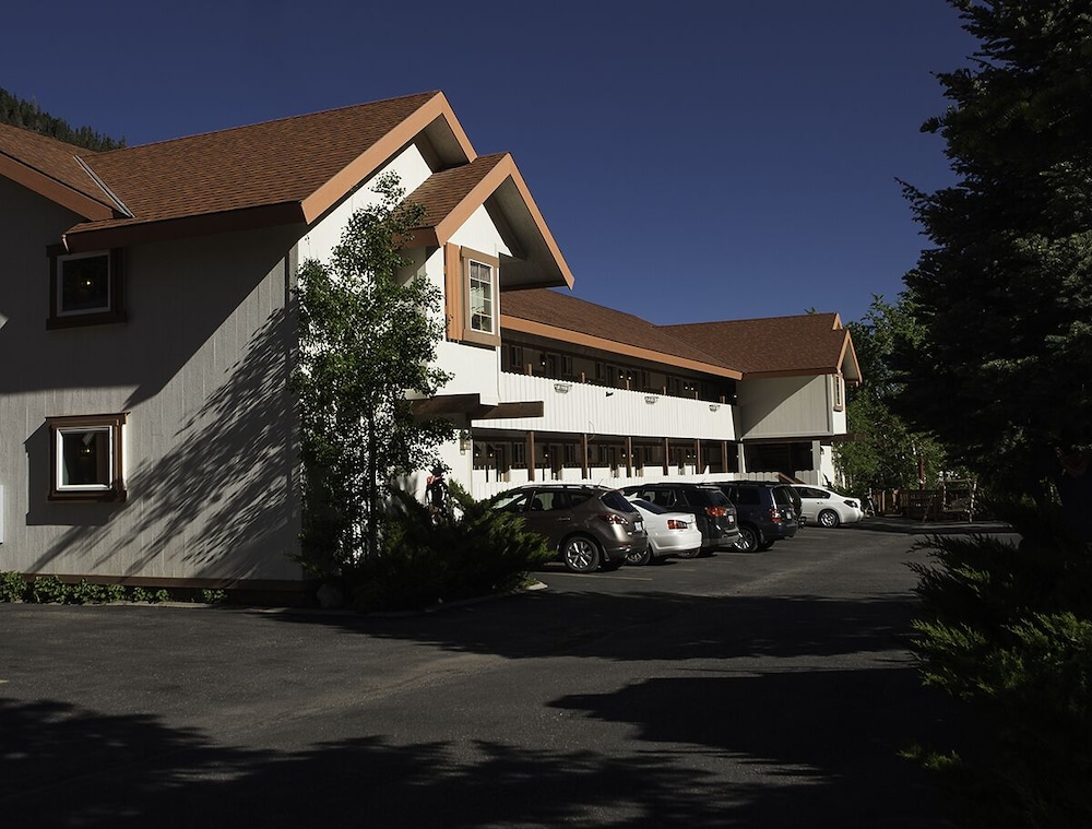 Hot Springs Inn - photo 95