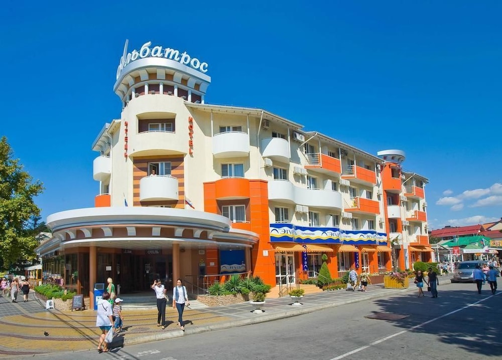 Albatros - carbon neutral hotel in Anapa