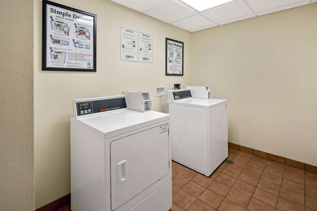 La Quinta Inn & Suites by Wyndham Sawgrass - photo 33
