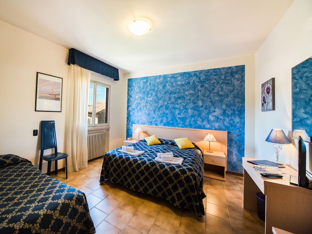 Centrale — hotel in San Zeno Di Montagna