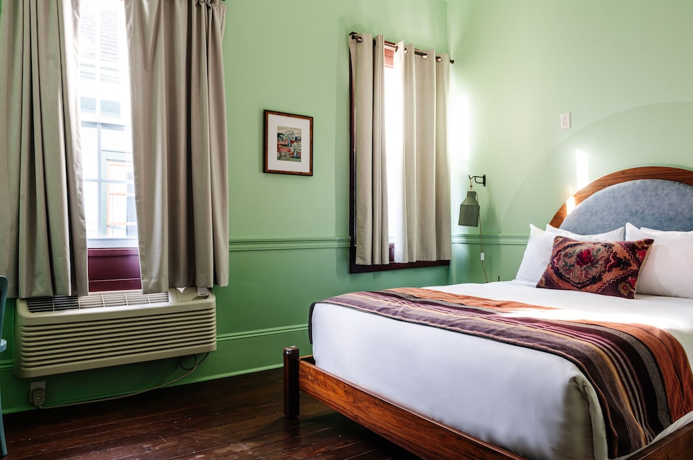 Frenchmen Hotel - photo 16