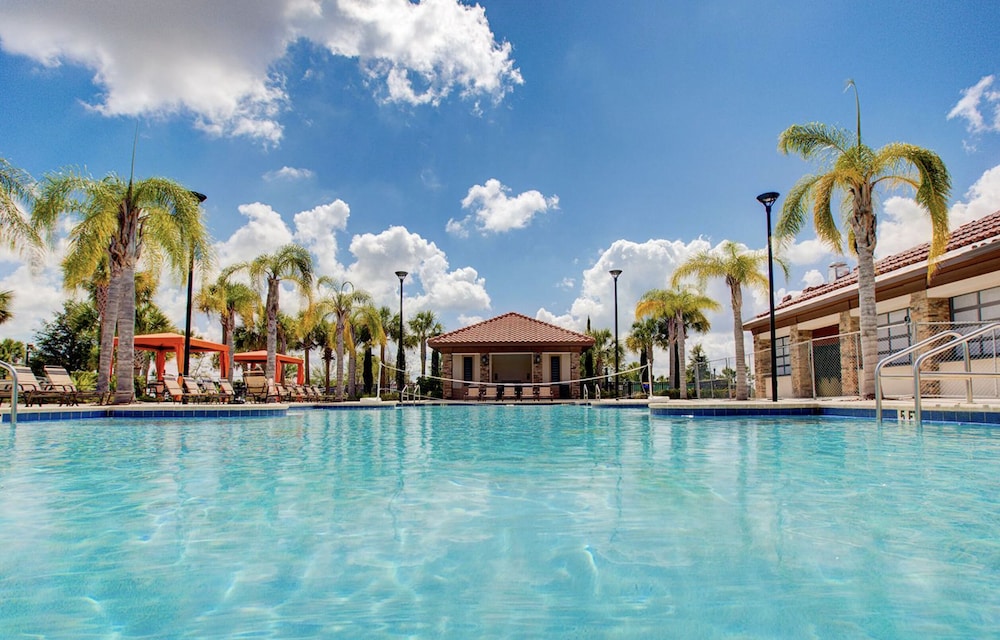 Beautiful 9 bedroom pool home located in the Solterra Resort home - photo 47