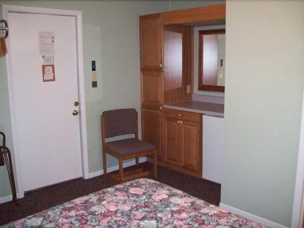 The Landmark Inn - photo 15