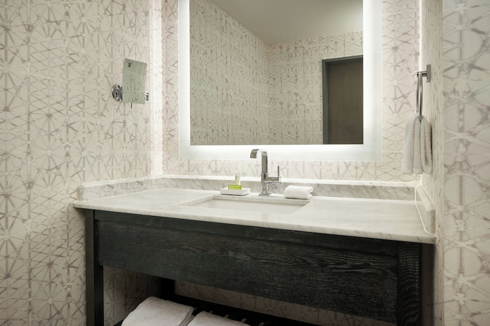 Courtyard by Marriott Philadelphia Downtown - photo 33