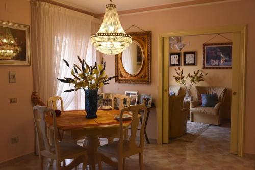 Luminoso e accogliente appartamento AGO & ANTO — 4-Star Luxury Hotel in Carloforte, Italy