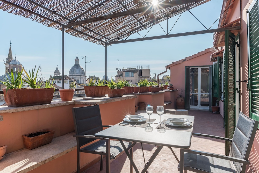 Piazza Navona Panoramic Penthouse — 4-Star Luxury Hotel in Rome, Italy
