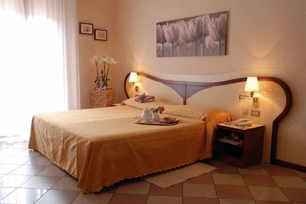 Hotel la Fenice — hotel in Formigine