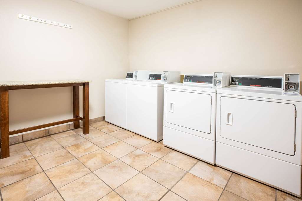 La Quinta Inn & Suites by Wyndham Grants Pass - photo 36