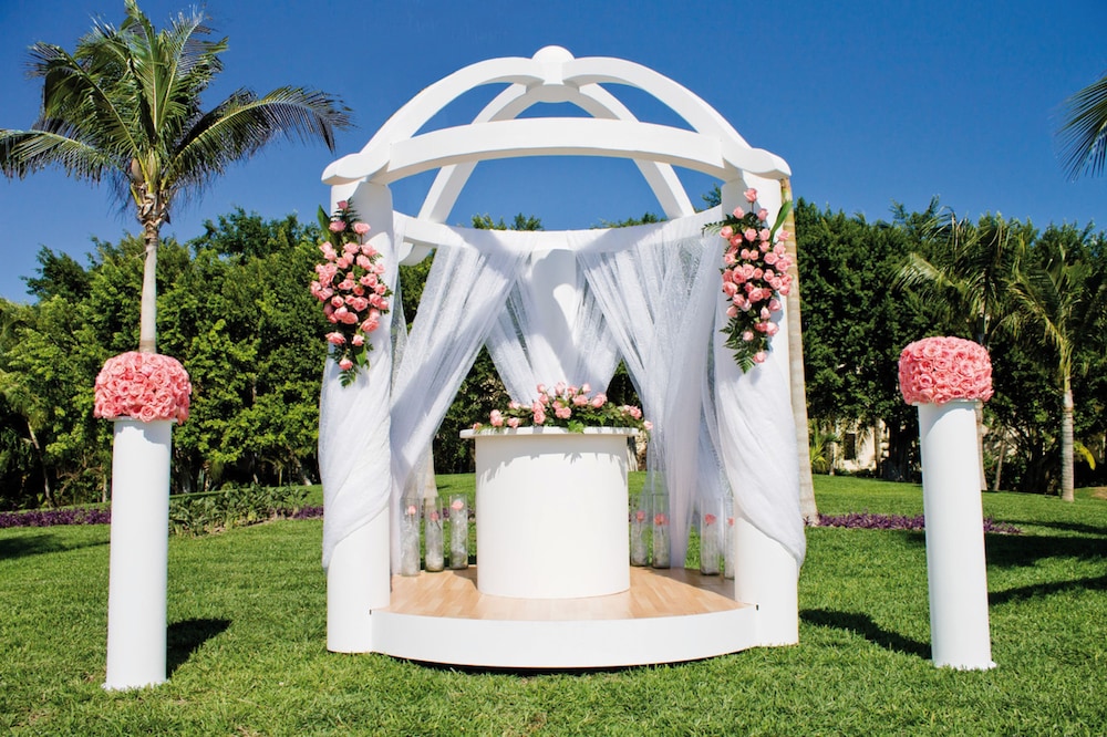 Indoor wedding