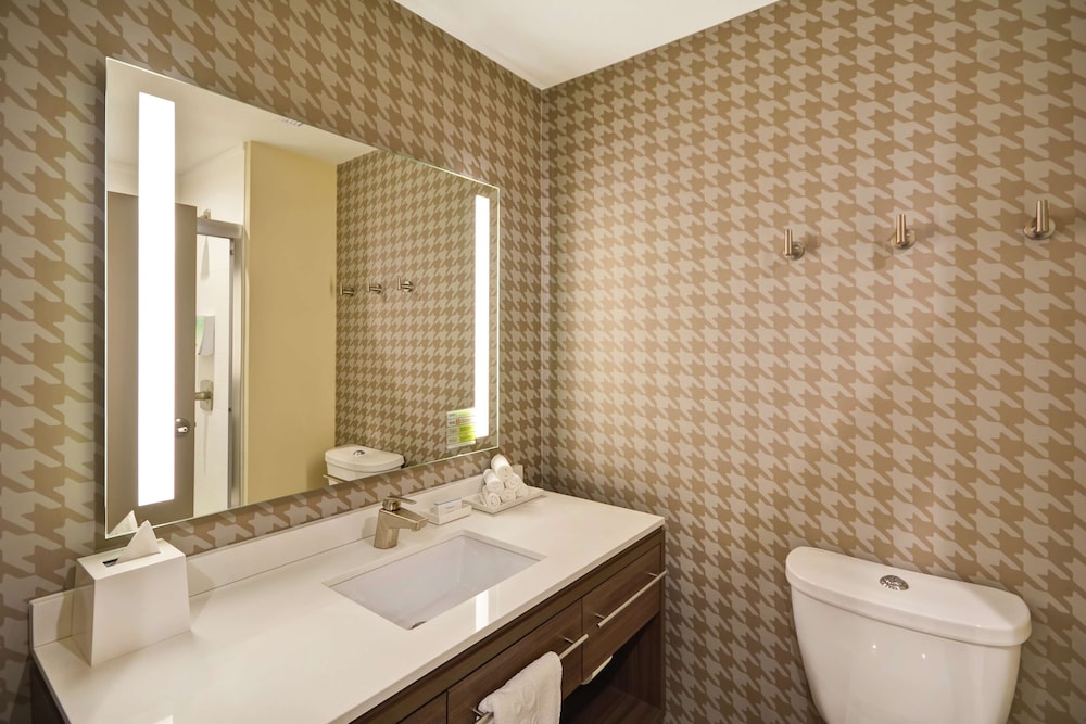 Home2 Suites by Hilton at the Galleria - photo 13