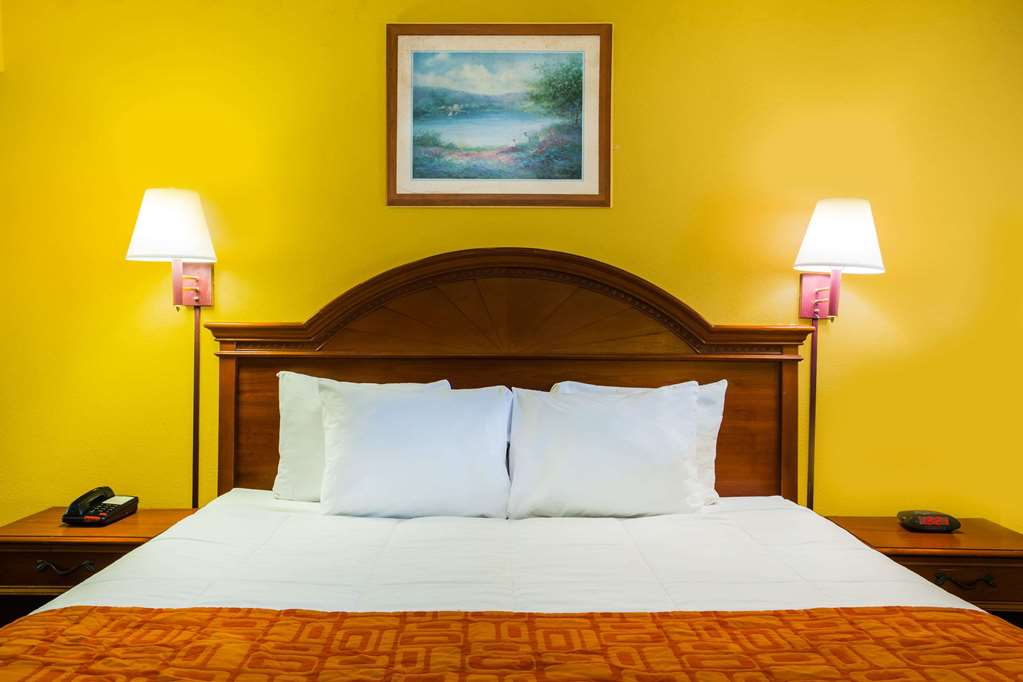Howard Johnson by Wyndham Panama City - photo 9