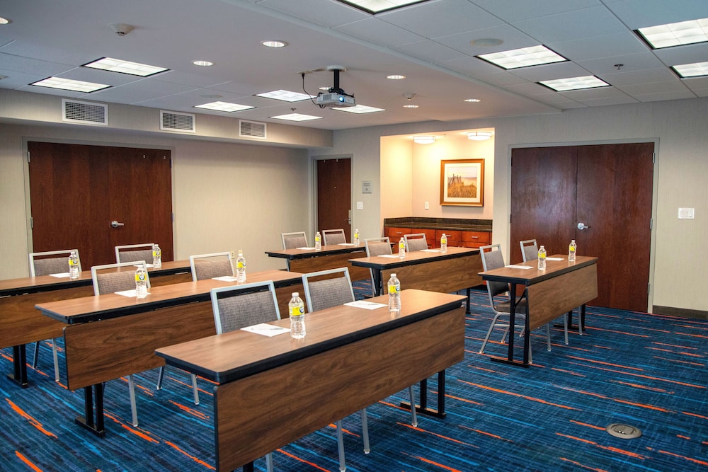 Hampton Inn & Suites Jacksonville - photo 58