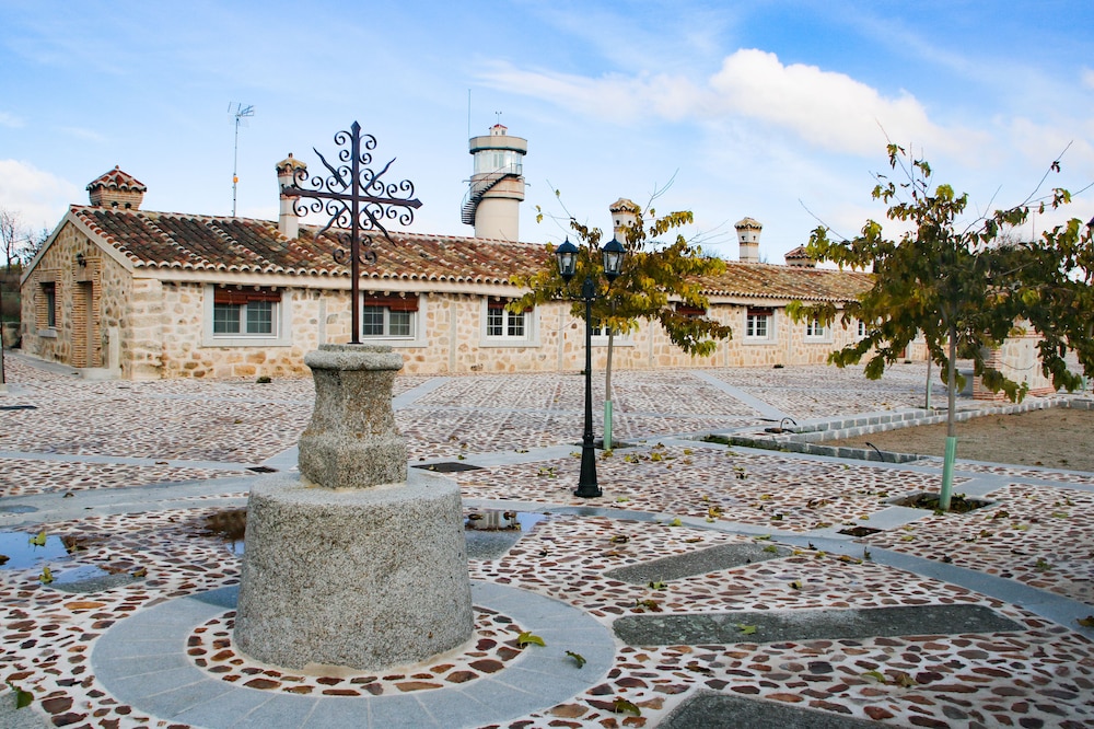Complejo Rural Puente Romano — Orgaz