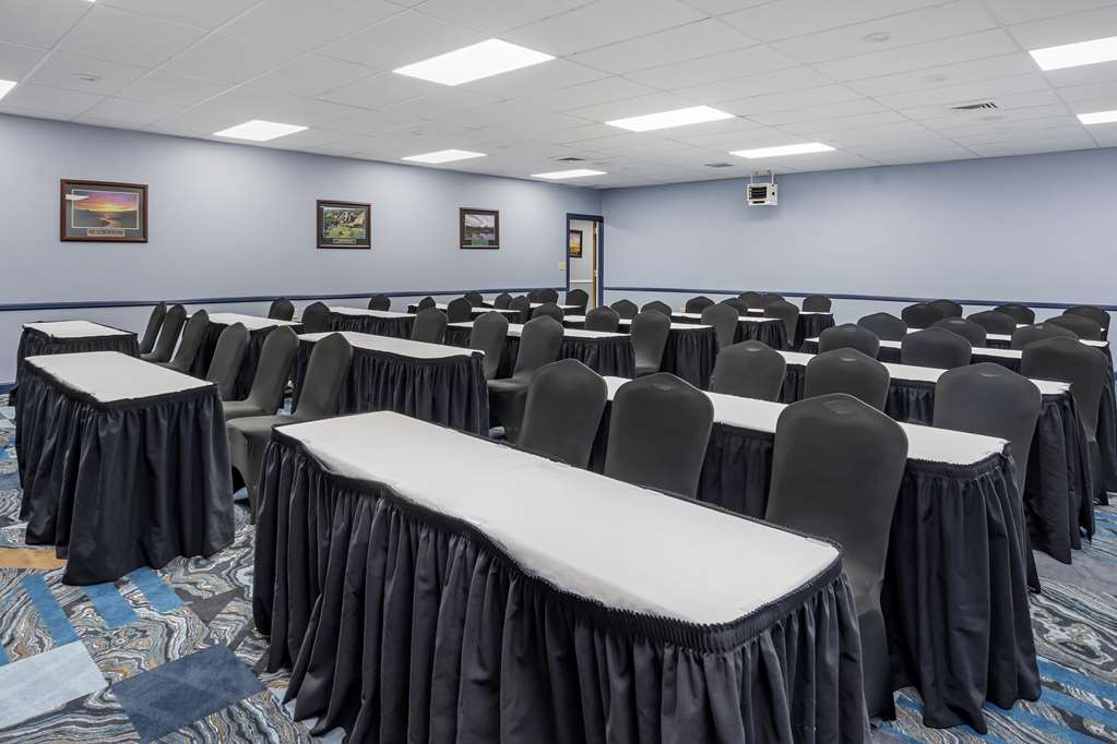 Best Western Rutgers University Hotel - photo 34