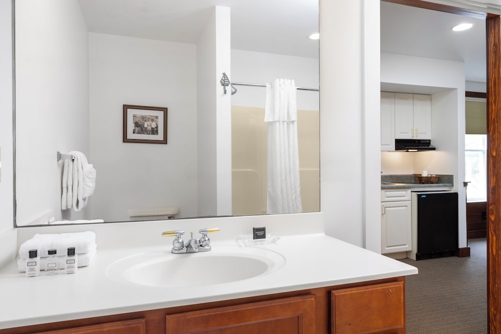 Spruce Point Inn - photo 12