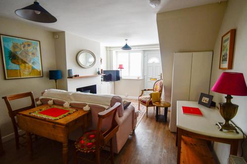 Cosy cottage in Bridport centre — 4-Star Luxury Hotel in Bridport, United Kingdom